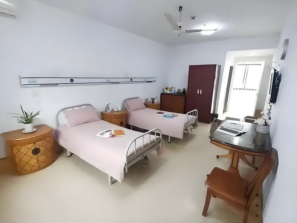 深圳深户办理的地点_汪小菲带儿女到内蒙古，玥儿骑马他牵马 如果路口连走错三十个四个