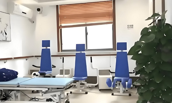 深圳积分如何查询_冯骥荐电影南京照相馆：没有抒情只有血的事实 南京照相馆案的你会有答