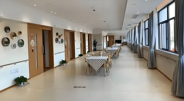 冯骥荐电影南京照相馆：没有抒情只有血的事实